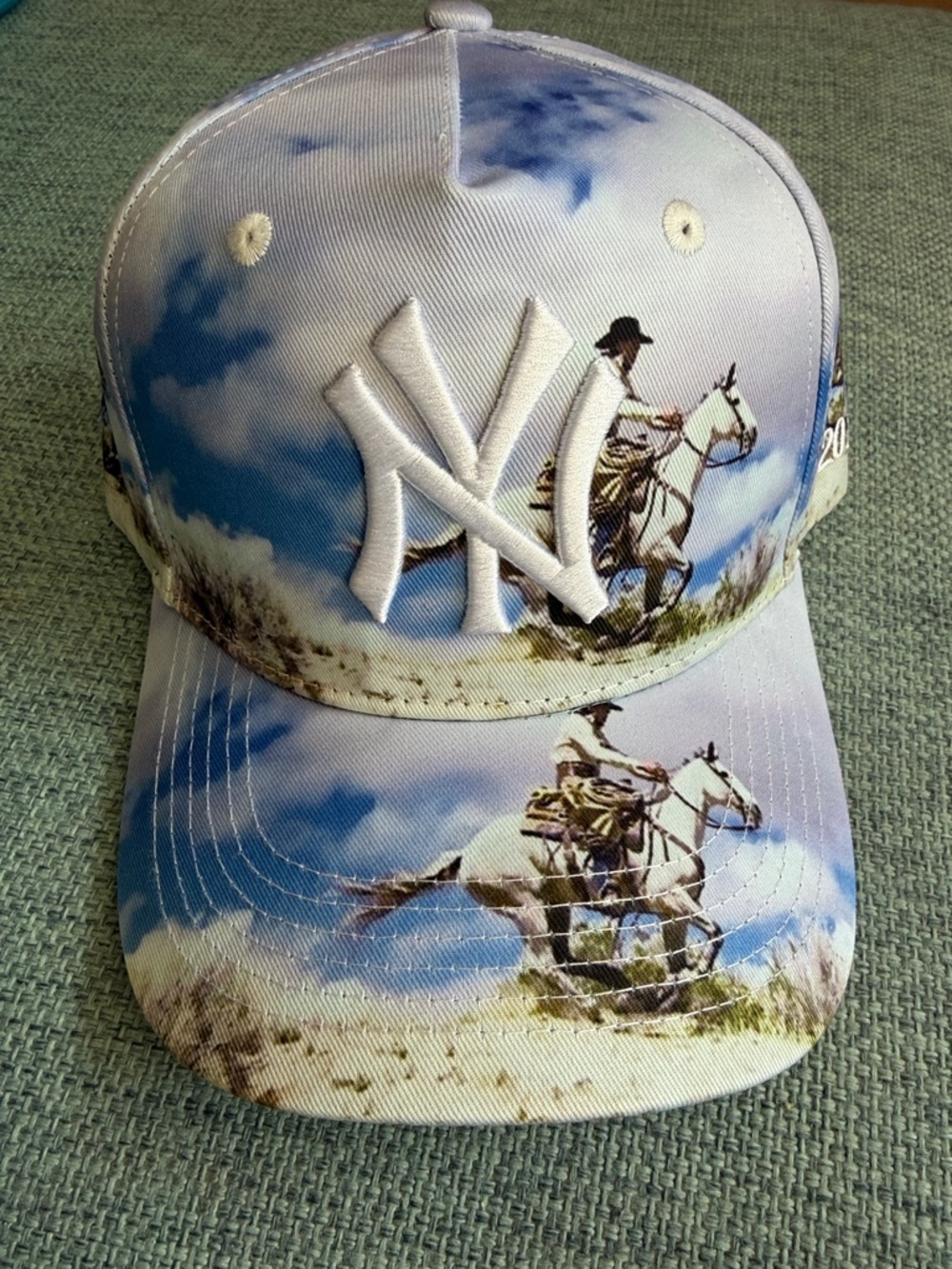 New York Yankees Cowboy Rider Baseball Cap - Blue & White Sky Print